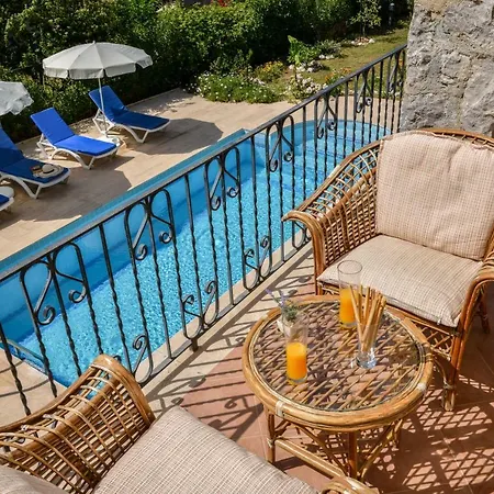 Willa Kilic- 5 Bedroom In Hisaronu *