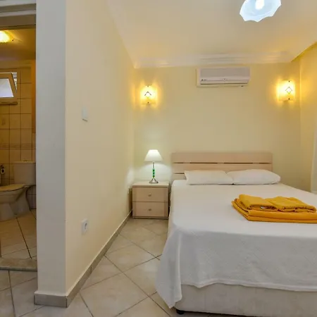 Willa Kilic- 5 Bedroom In Hisaronu *